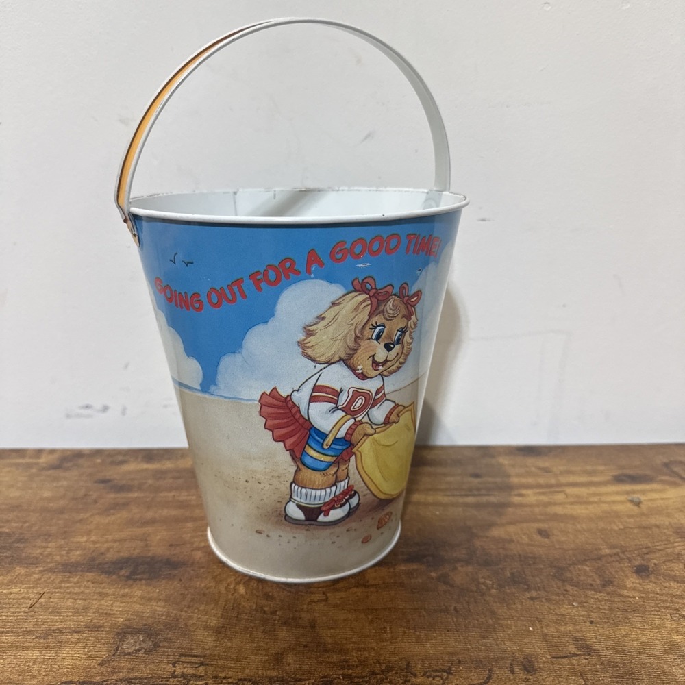 Vintage Ohio Art Tin Litho Sand Pail Get Along Gang 1985 Beach Scene